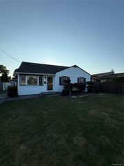 61 wall, Farmingdale, NY 11735