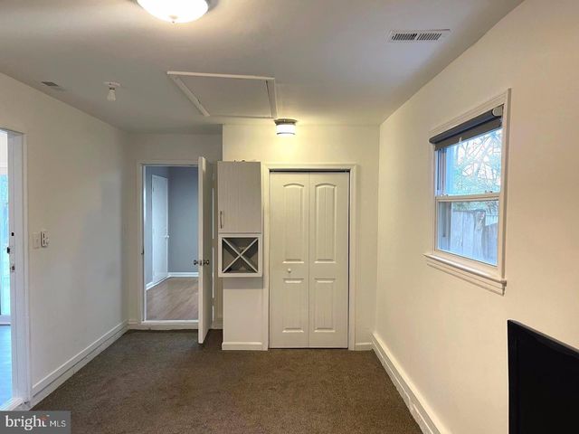 1100 N STERLING BLVD, Sterling, VA 20164