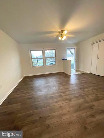1100 N STERLING BLVD, Sterling, VA 20164