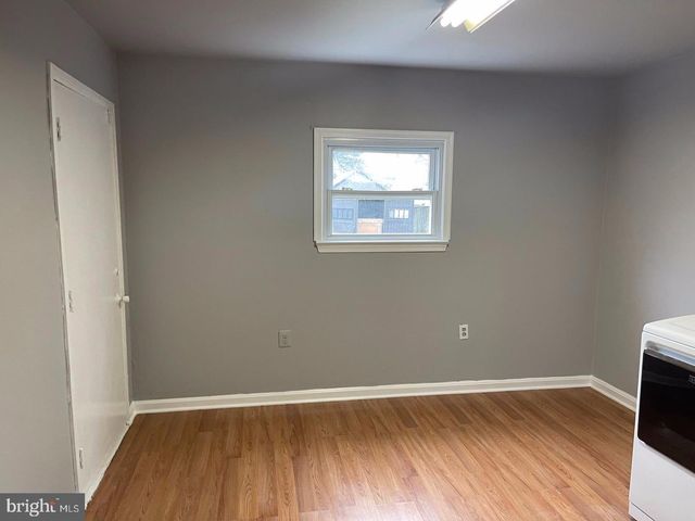 1100 N STERLING BLVD, Sterling, VA 20164