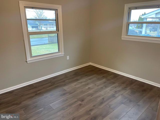 1100 N STERLING BLVD, Sterling, VA 20164