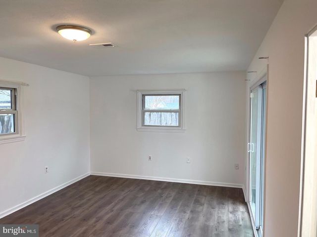 1100 N STERLING BLVD, Sterling, VA 20164