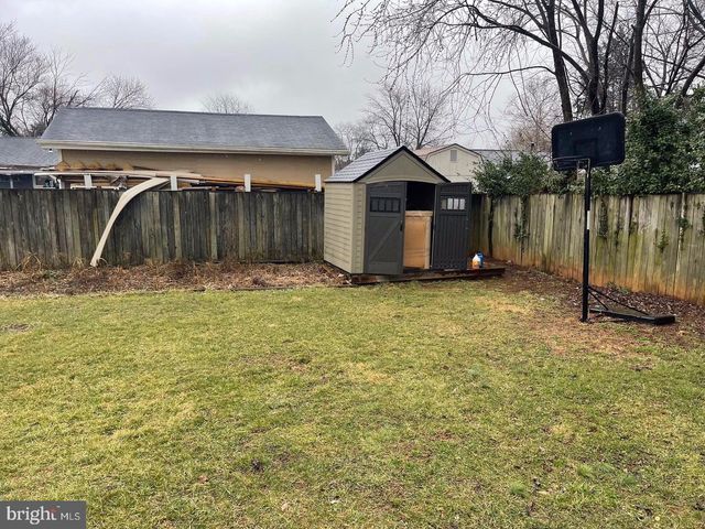 1100 N STERLING BLVD, Sterling, VA 20164