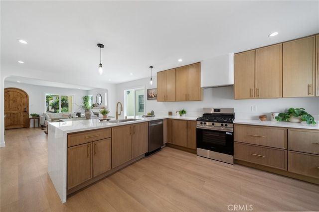 5931 5th, Los Angeles, CA 90043