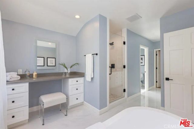 3217 Longridge, Sherman Oaks, CA 91423