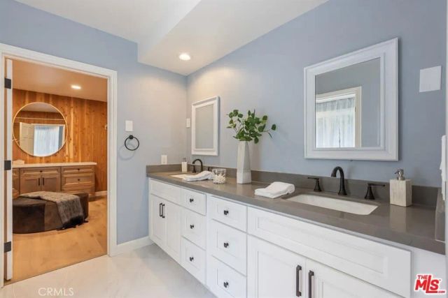 3217 Longridge, Sherman Oaks, CA 91423