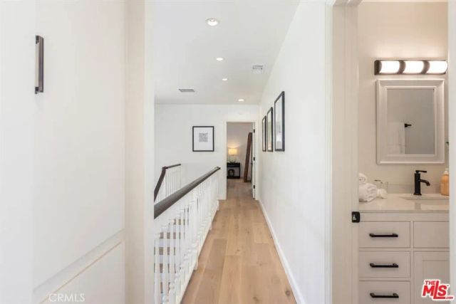 3217 Longridge, Sherman Oaks, CA 91423