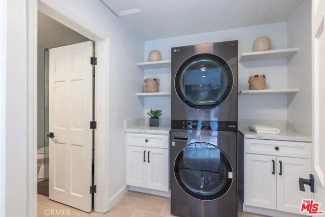3217 Longridge, Sherman Oaks, CA 91423