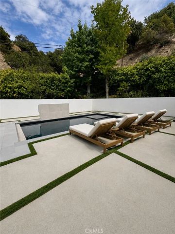 3217 Longridge, Sherman Oaks, CA 91423