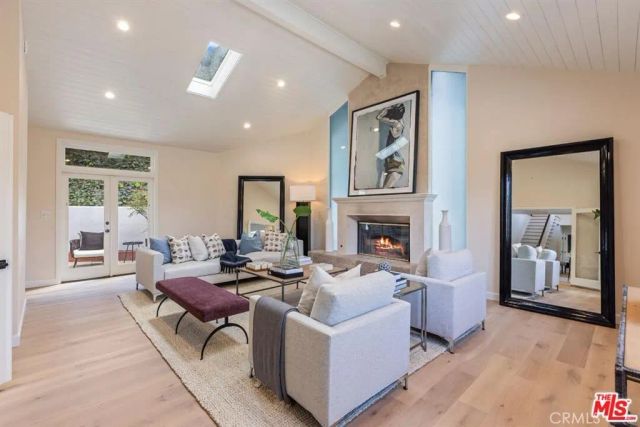 3217 Longridge, Sherman Oaks, CA 91423