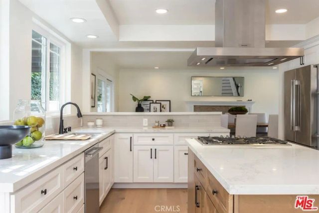 3217 Longridge, Sherman Oaks, CA 91423