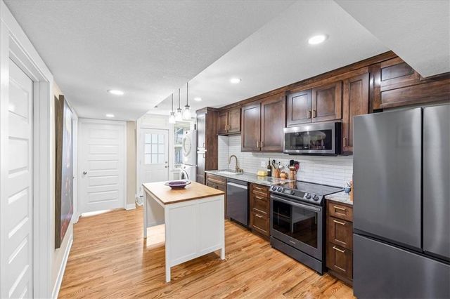 3311 Gillham Road 2N, Kansas City, MO 64109