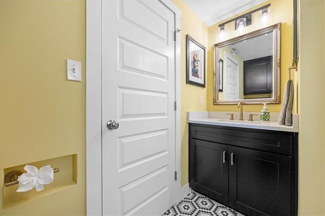 3311 Gillham Road 2N, Kansas City, MO 64109