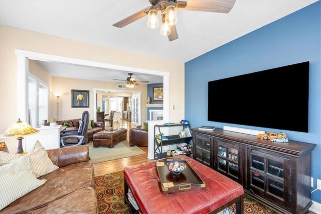 3311 Gillham Road 2N, Kansas City, MO 64109