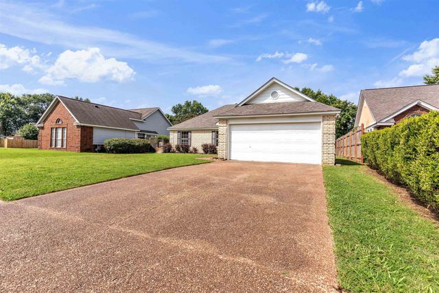 2783 VAN DER VEER DR, Memphis, TN 38133