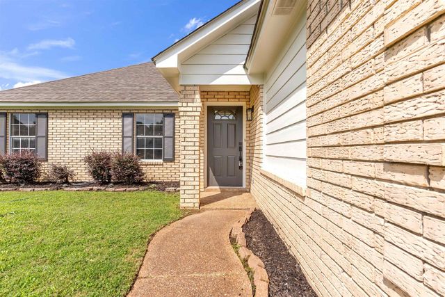 2783 VAN DER VEER DR, Memphis, TN 38133