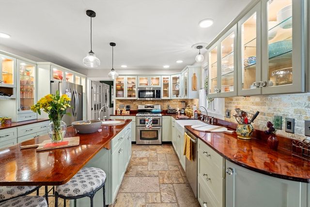 439 Wethersfield Street, Rowley, MA 01969