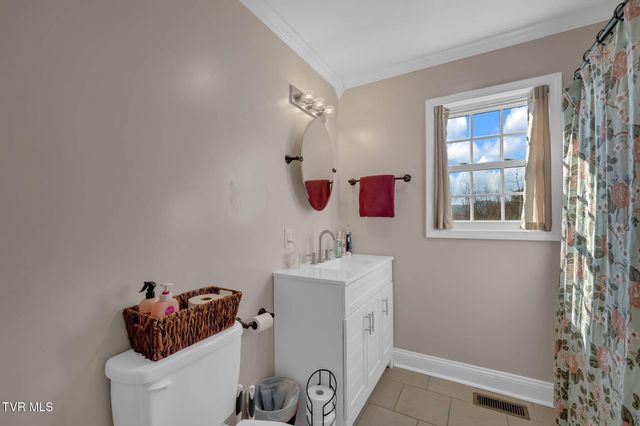 411 West Main Boulevard, Church Hill, TN 37642