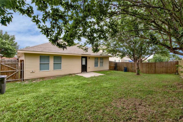 829 Santa Rosa Drive, Fort Worth, TX 76052