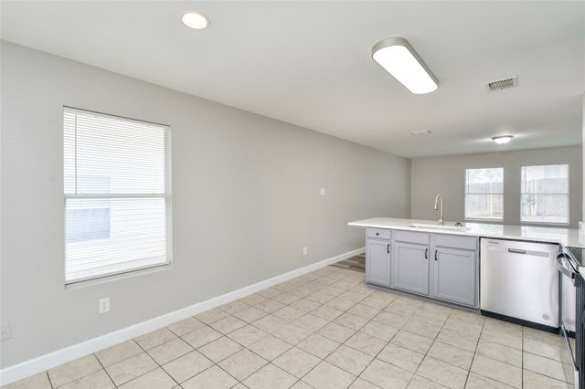 829 Santa Rosa Drive, Fort Worth, TX 76052