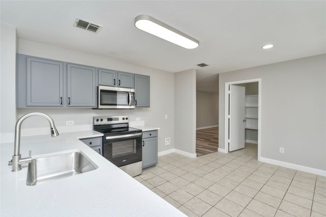 829 Santa Rosa Drive, Fort Worth, TX 76052