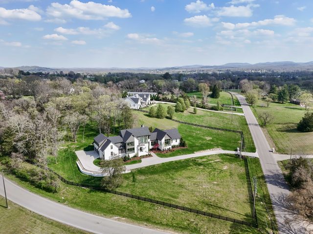 4472 S Carothers Rd, Franklin, TN 37064