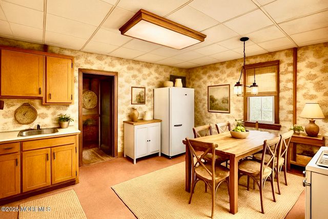 21 Lafayette Place, Freehold, NJ 07728