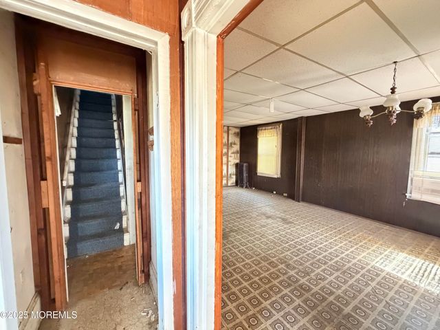 21 Lafayette Place, Freehold, NJ 07728