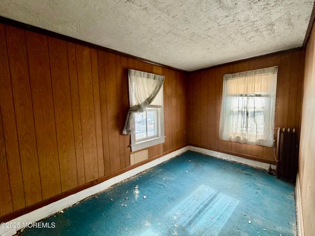 21 Lafayette Place, Freehold, NJ 07728