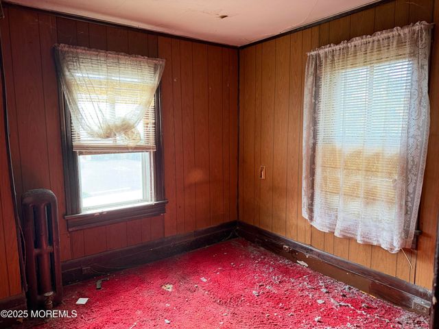 21 Lafayette Place, Freehold, NJ 07728