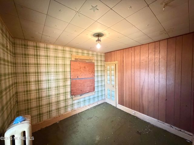 21 Lafayette Place, Freehold, NJ 07728