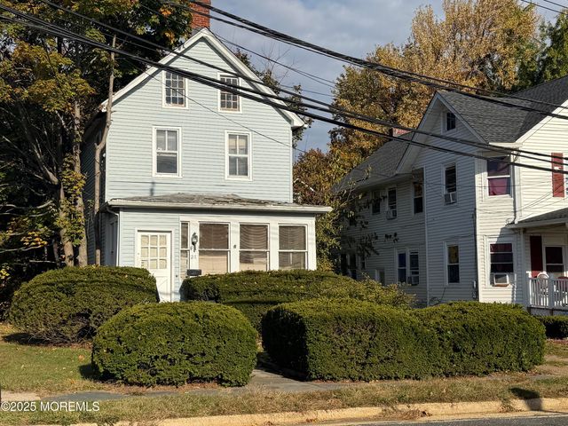 21 Lafayette Place, Freehold, NJ 07728