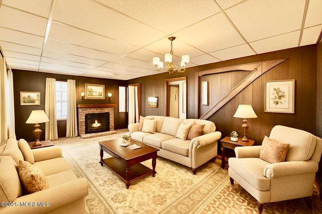 21 Lafayette Place, Freehold, NJ 07728