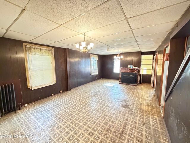 21 Lafayette Place, Freehold, NJ 07728