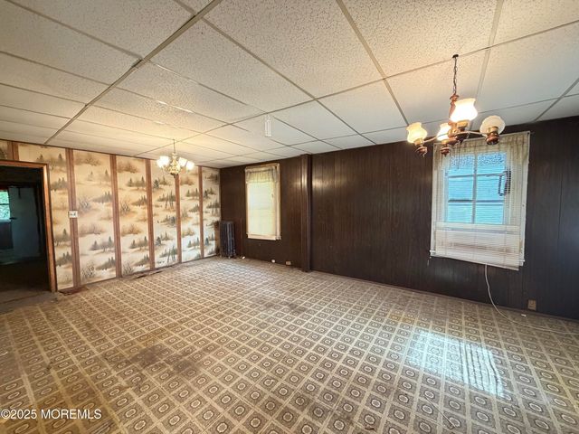 21 Lafayette Place, Freehold, NJ 07728