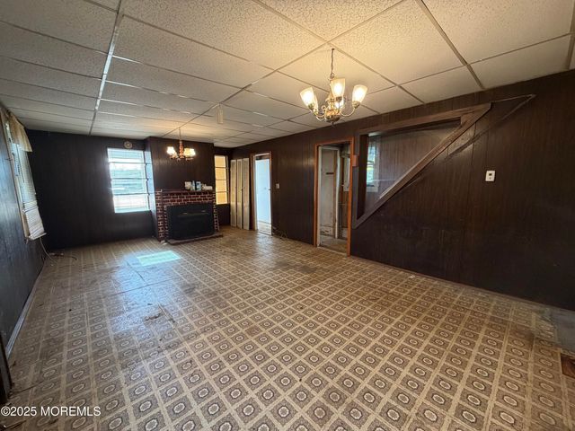 21 Lafayette Place, Freehold, NJ 07728