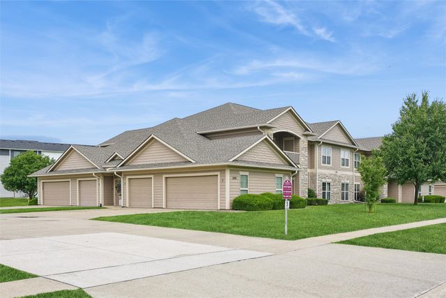 2406 NE Oak Drive 4, Ankeny, IA 50021