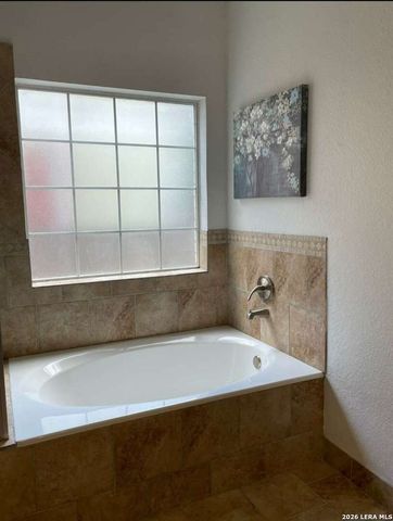 9322 Camino Venado, Helotes, TX 78023