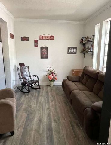 9322 Camino Venado, Helotes, TX 78023