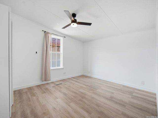 19320 Leal St, San Antonio, TX 78221