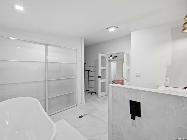 19320 Leal St, San Antonio, TX 78221