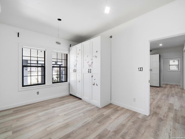 19320 Leal St, San Antonio, TX 78221