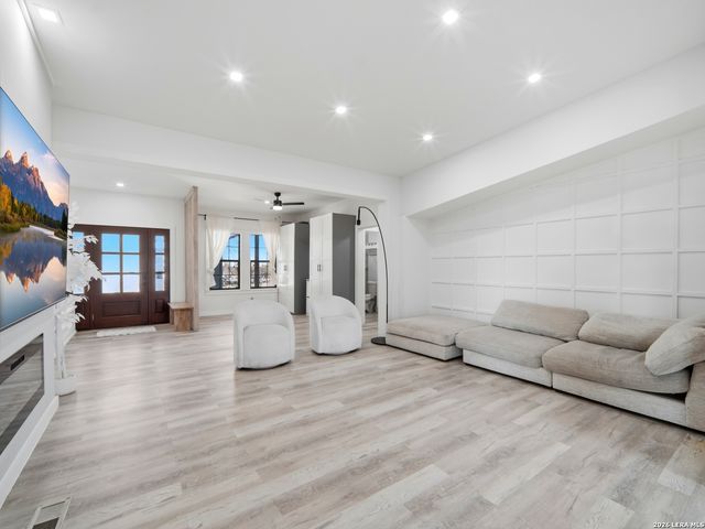 19320 Leal St, San Antonio, TX 78221