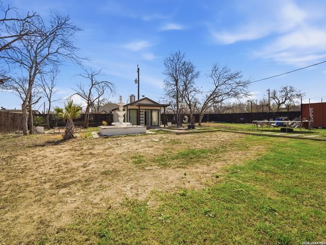19320 Leal St, San Antonio, TX 78221
