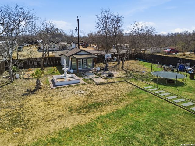 19320 Leal St, San Antonio, TX 78221