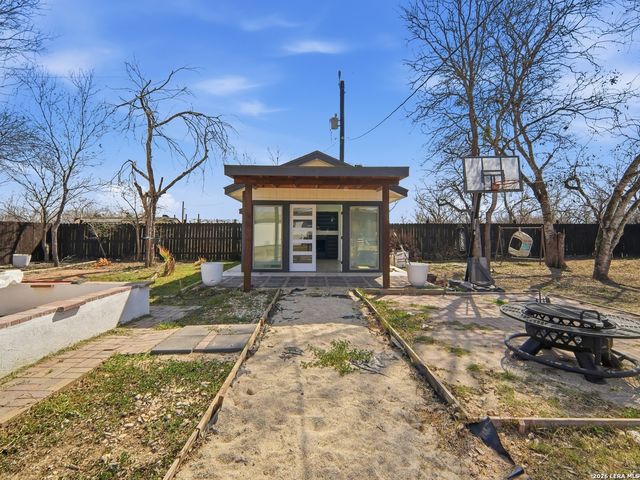 19320 Leal St, San Antonio, TX 78221