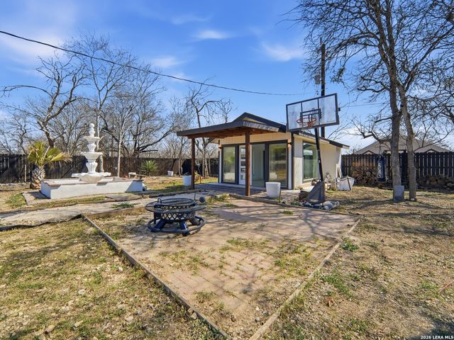 19320 Leal St, San Antonio, TX 78221