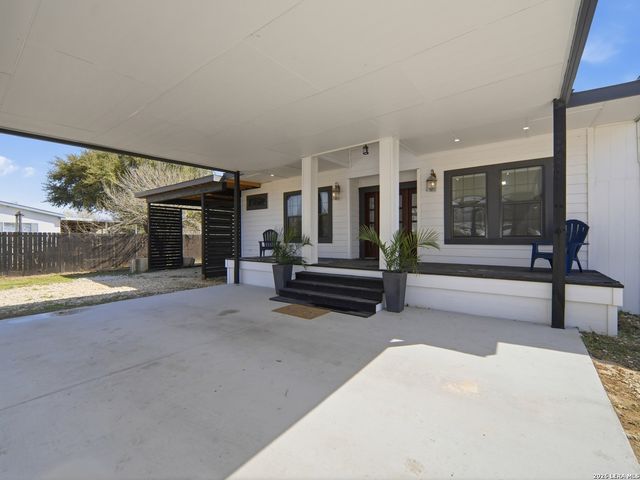 19320 Leal St, San Antonio, TX 78221