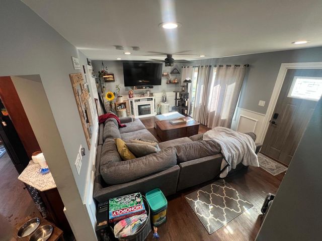 9833 Mansfield Avenue, Oak Lawn, IL 60453