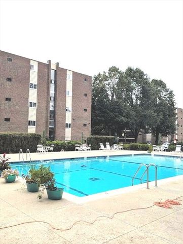 64 Main St 52B, Stoneham, MA 02180